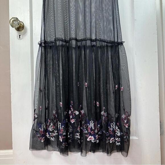 Willow & Clay Sheer Floral Embroidered  Maxi Dress - Picture 5 of 8